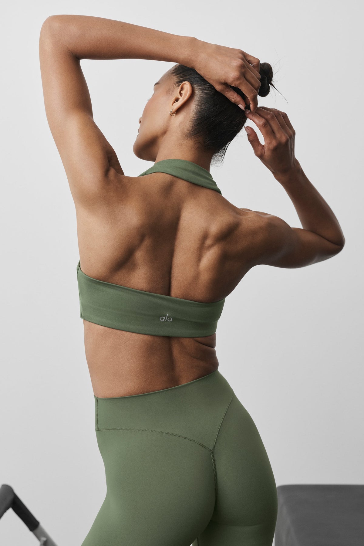 ALO Softsculpt Feel The Heat Halter Bra - Bamboo Green