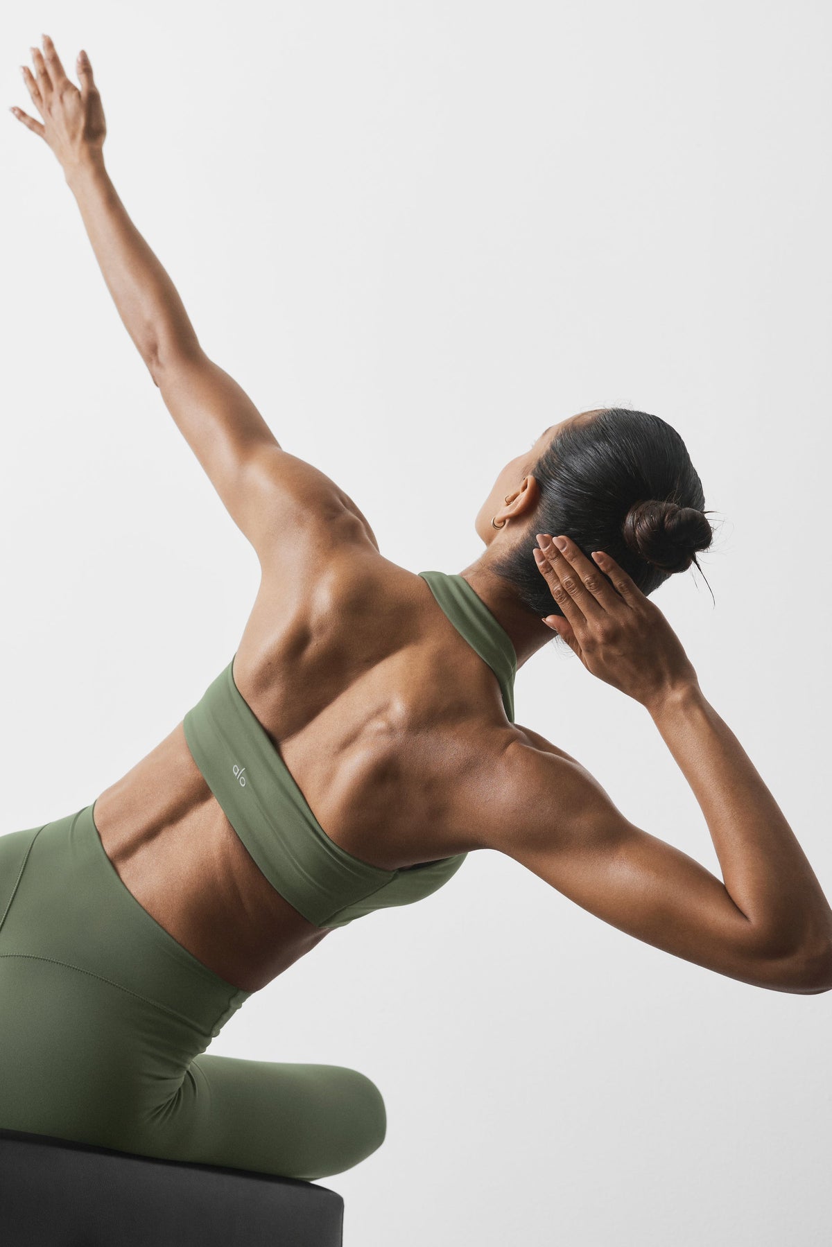 ALO Softsculpt Feel The Heat Halter Bra - Bamboo Green